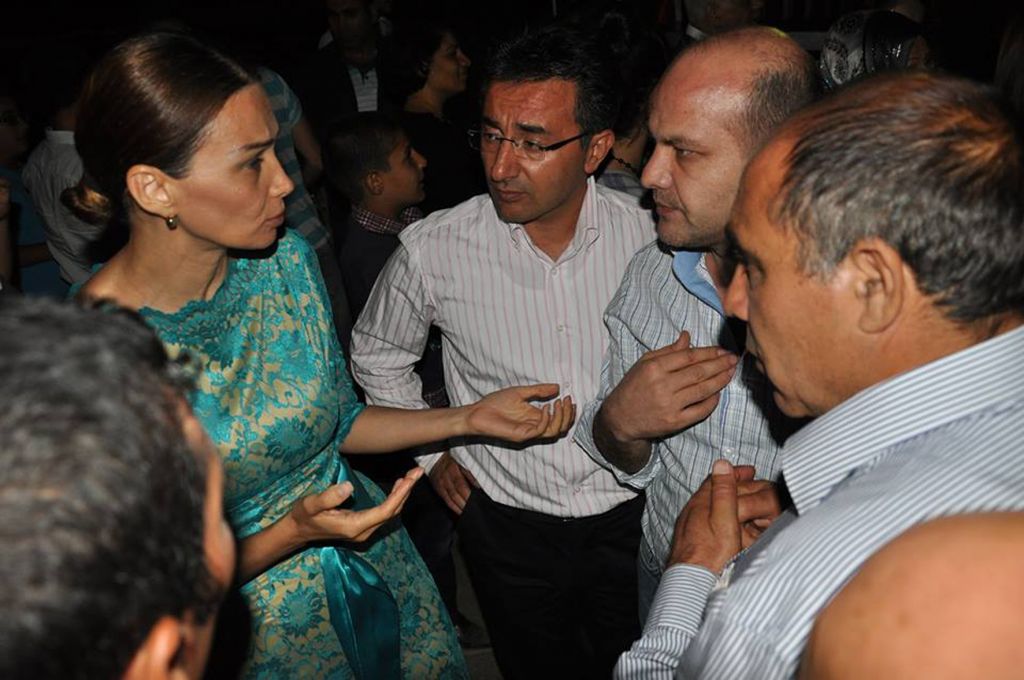 Iğdır'daki Azerbaycanlılar Sorunlarını Genire Paşayeva'ya Anlattılar