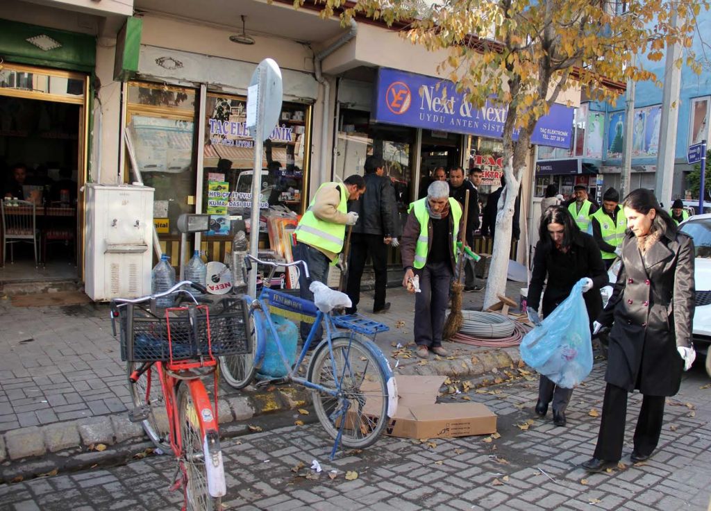 Iğdır Belediyesinden Temzlik Çalışması 24 Saat Devam Ediyor