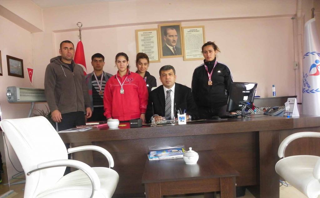 Iğdır'lı Boksörlerimiz Madalyaya Doymuyor