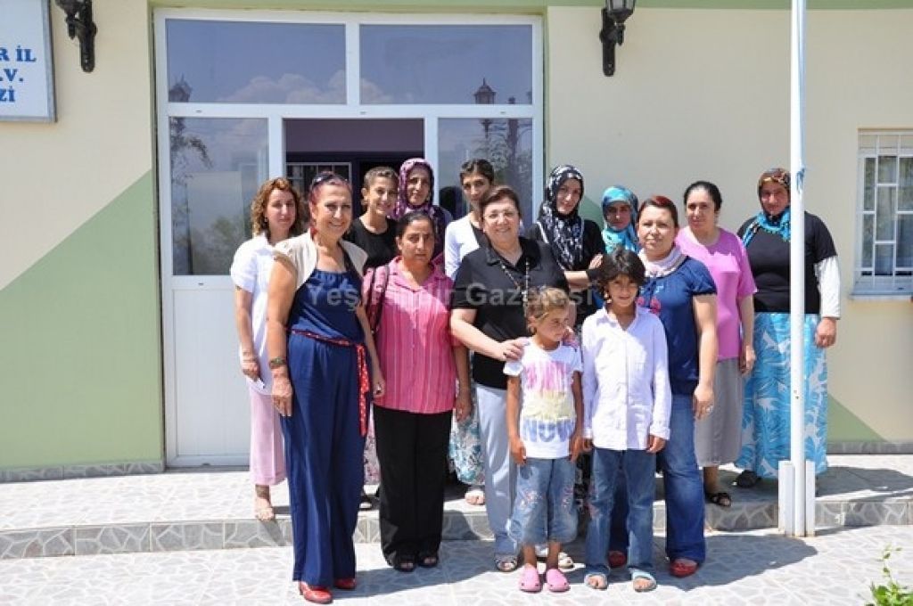Yeni Kıyafetler İçin Çok Mutlu Oldular