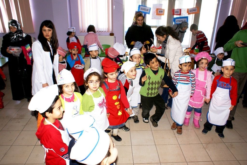 Minik Öğrencilerden Örnek Davranış
