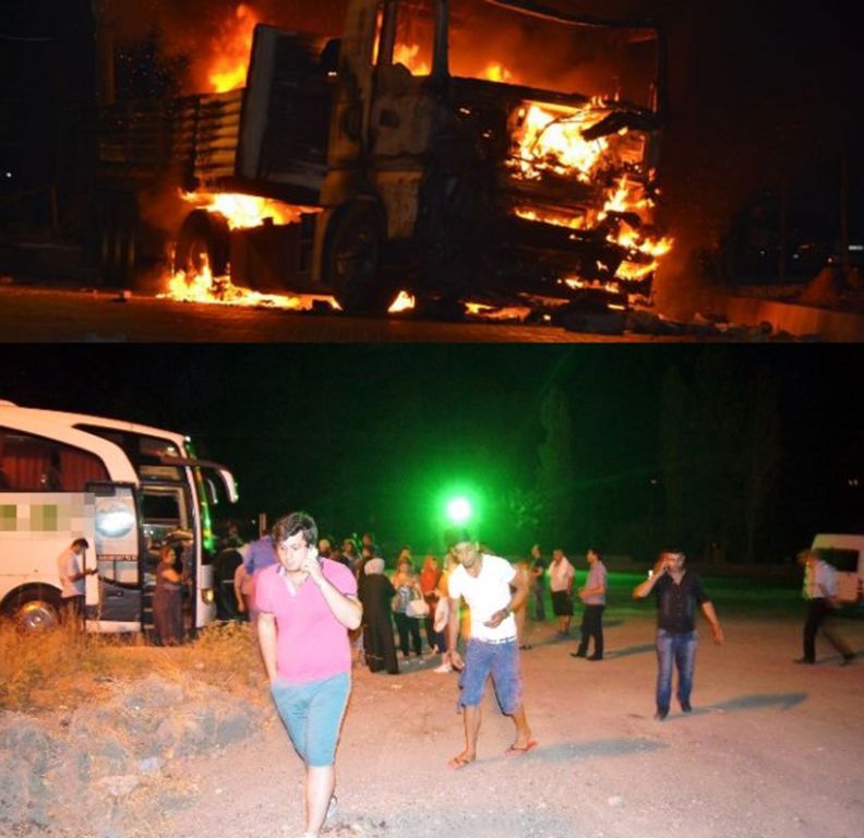 Pkk Kağızmanda Yol Kesip 11 Aracı Yaktı