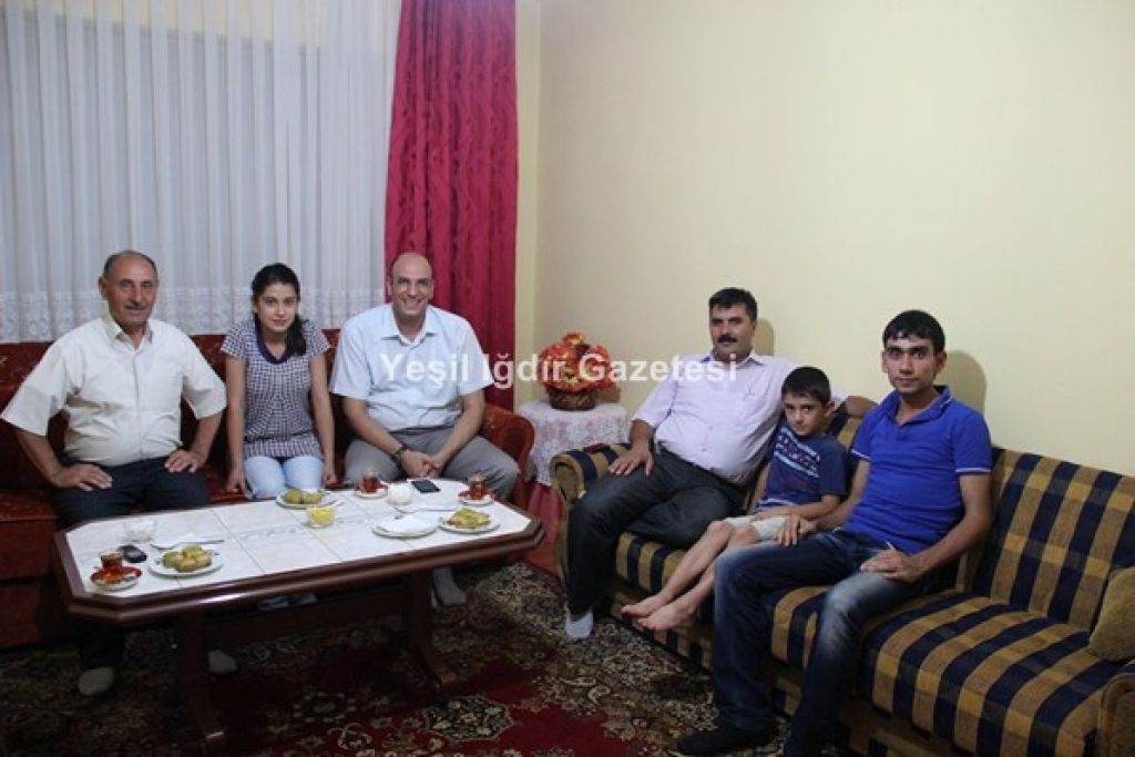 İl Milli Eğitim Müdürü Dinçer Ateş Ayşeye Sahip Çıktı
