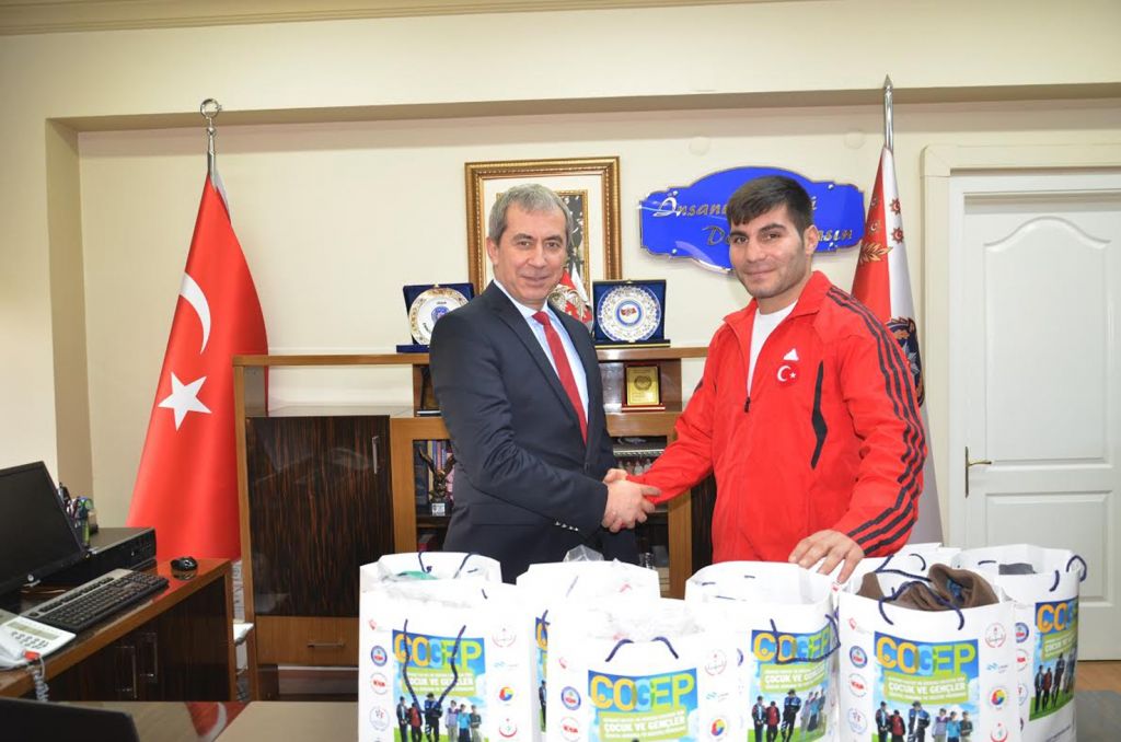 Emniyet Müdürü Yüksel Babal Şampiyon Sporcusunu Uğurladı