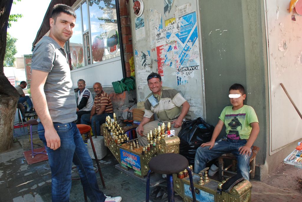 Okullar Tatİl Oldu Çocuklar İşbaşı Yaparak Çalışmaya Başladı