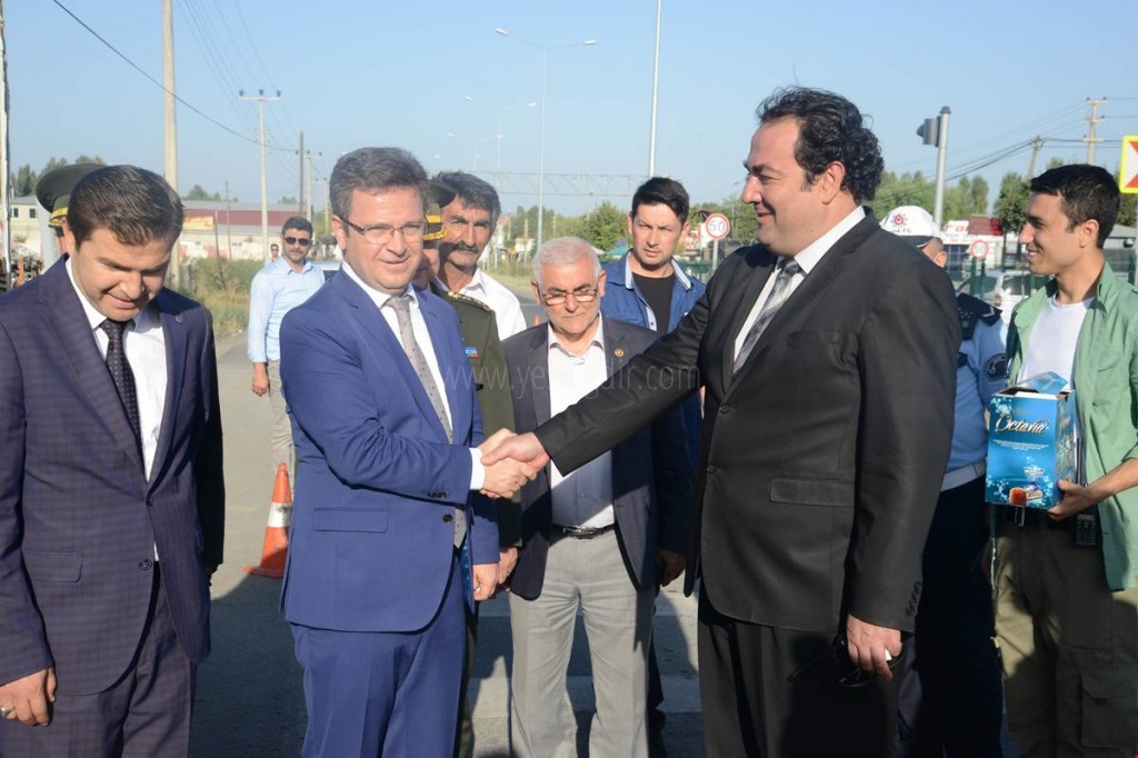 VALİ ENVER ÜNLÜ SÜRÜCÜLERİN BAYRAMINI KUTLADI