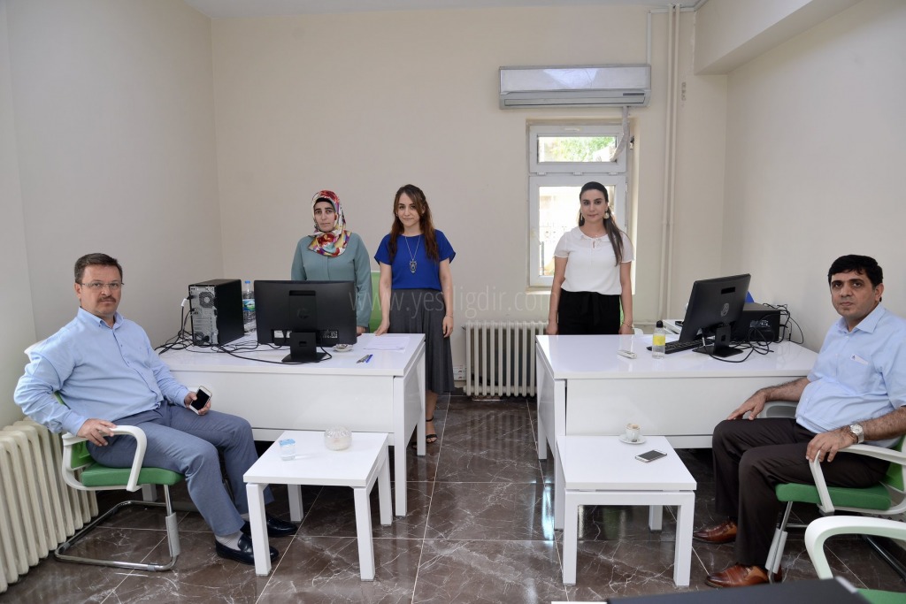 AÇIK KAPI HİZMET VERMEYE DEVAM EDİYOR