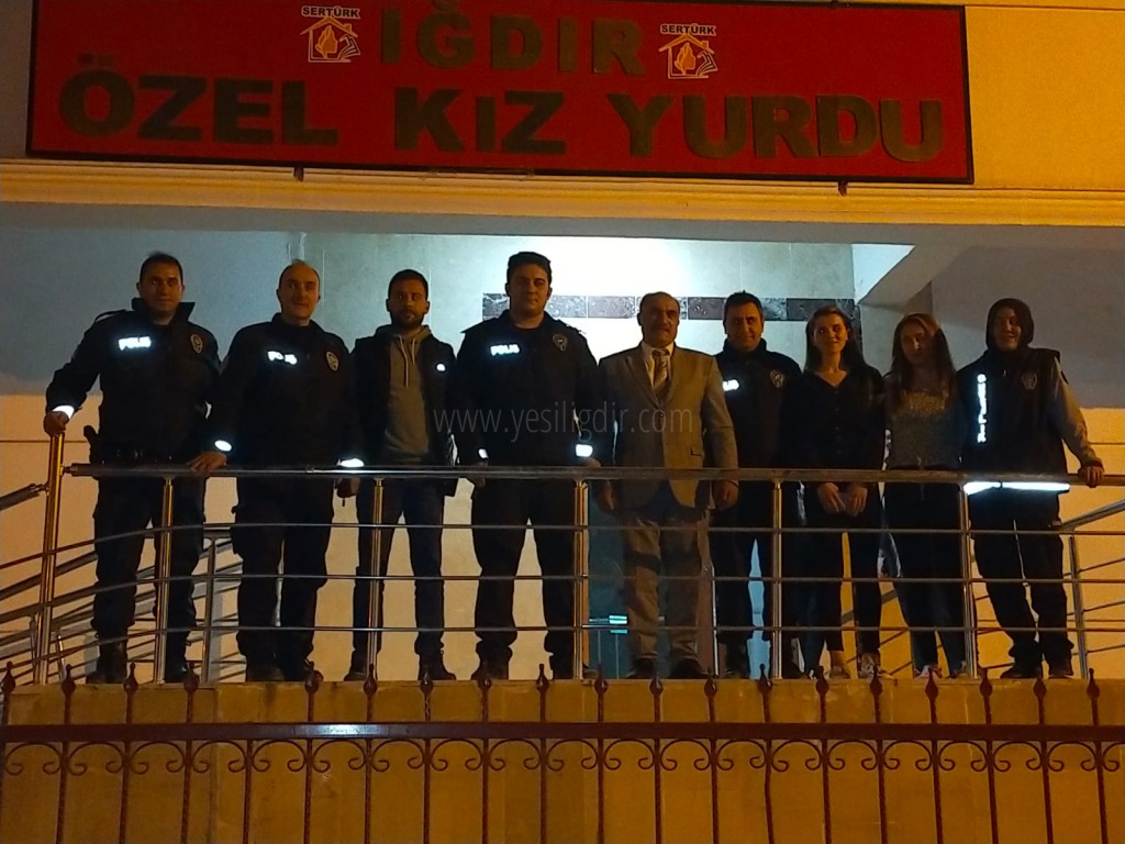 KAVGA İHBARINA GELEN POLİSLERE PASTALI SÜRPRİZ