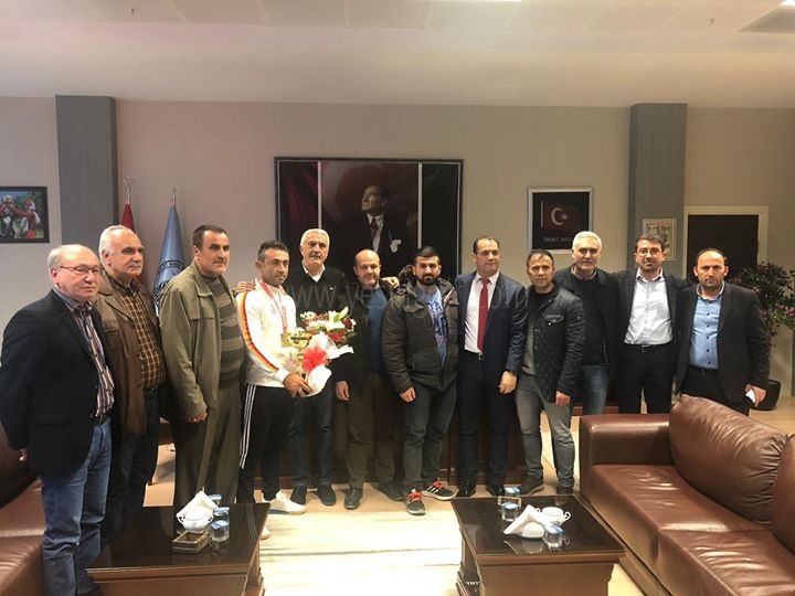 Şampiyon Havalimanında Karşılandı