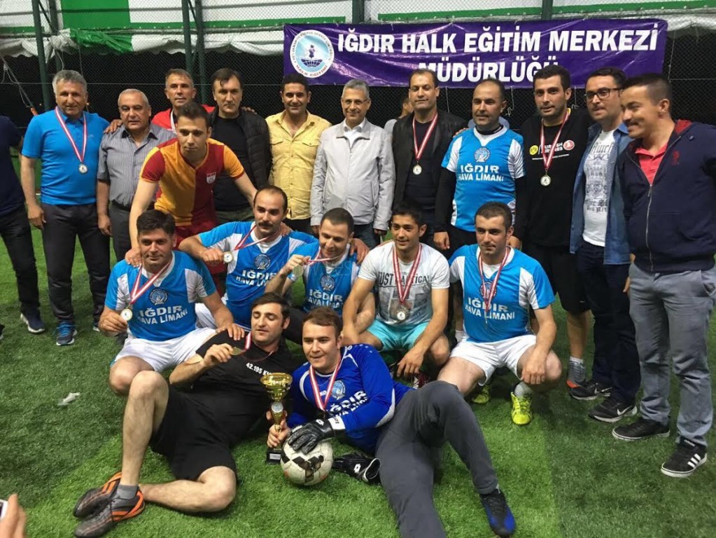 BU GOL SENİN FUTBOL TURNUVASINDA KUPA IĞDIR HAVALİMANININ