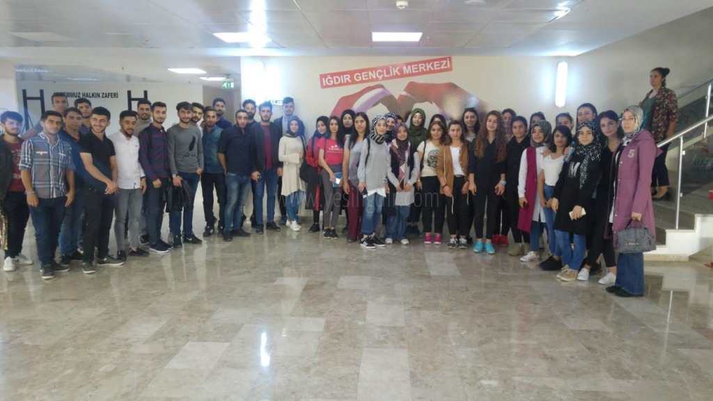 SHMYO Öğrencileri Değişen Dünyada Gençler Ve Ruh Sağlığı Seminerine Katıldı