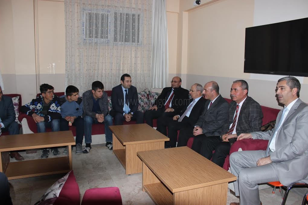 IĞDIR VALİSİ DAVUT HANER SOSYAL BİLİMLER LİSESİ YURDUNU ZİYARET ETTİ