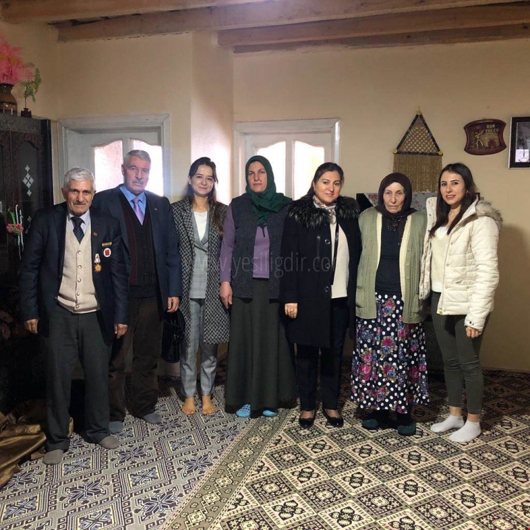SEMA ÜNLÜ TUZLUCA'DA ŞEHİT AİLELERİNİ ZİYARET ETTİ