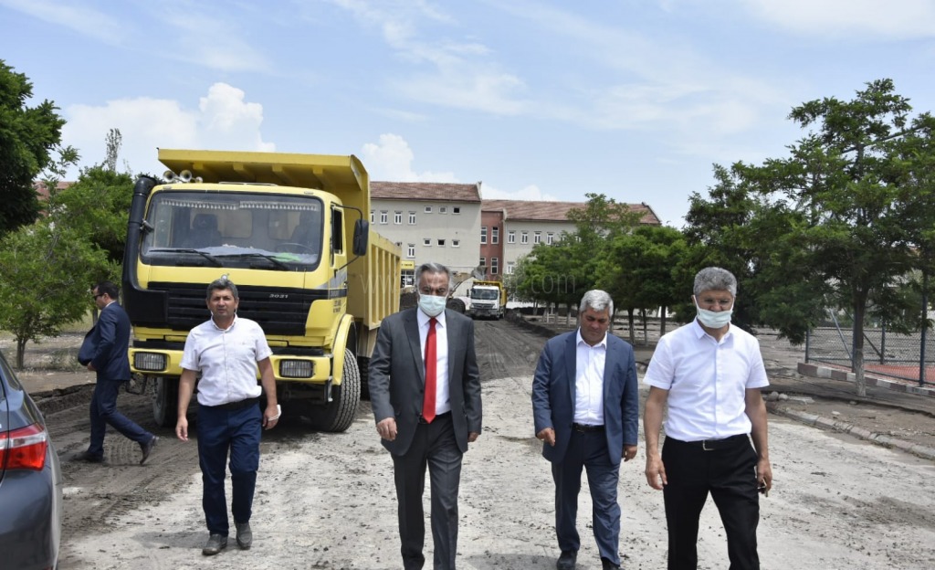 MİLLİ EĞİTİM MÜDÜRÜNDEN SELDEN ZARAR GÖREN OKULA ZİYARET