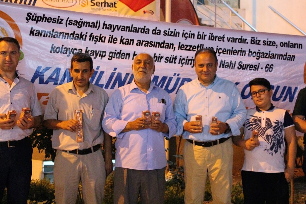 KADİR GECESİ MÜNASEBETİ İLE İL CAMİİLERİNDE SÜT İKRAMI YAPILDI