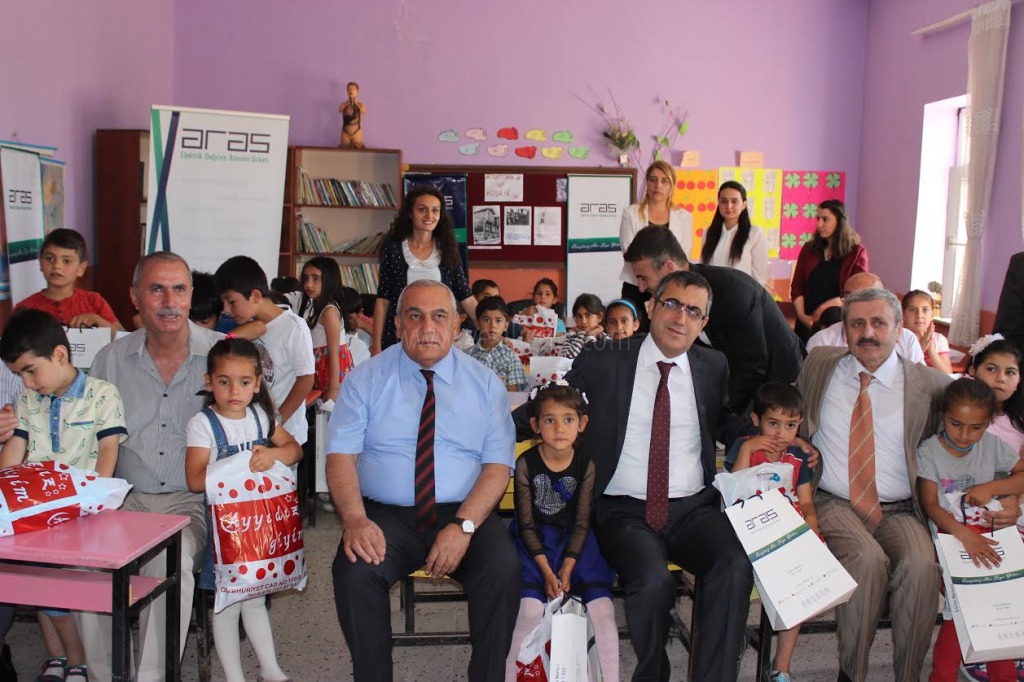 IĞDIRDA ARAS EDAŞTAN ÖĞRENCİLERE DERGİ