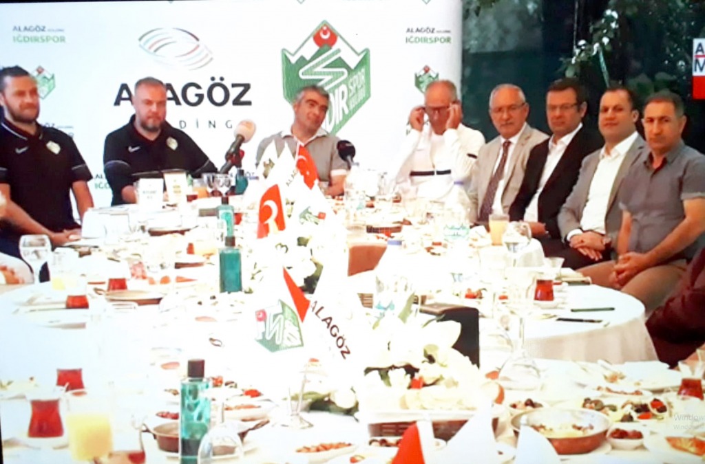 Alagöz Holding Iğdırspor yöneticileri başkentte gazetecilerle bir araya geldi