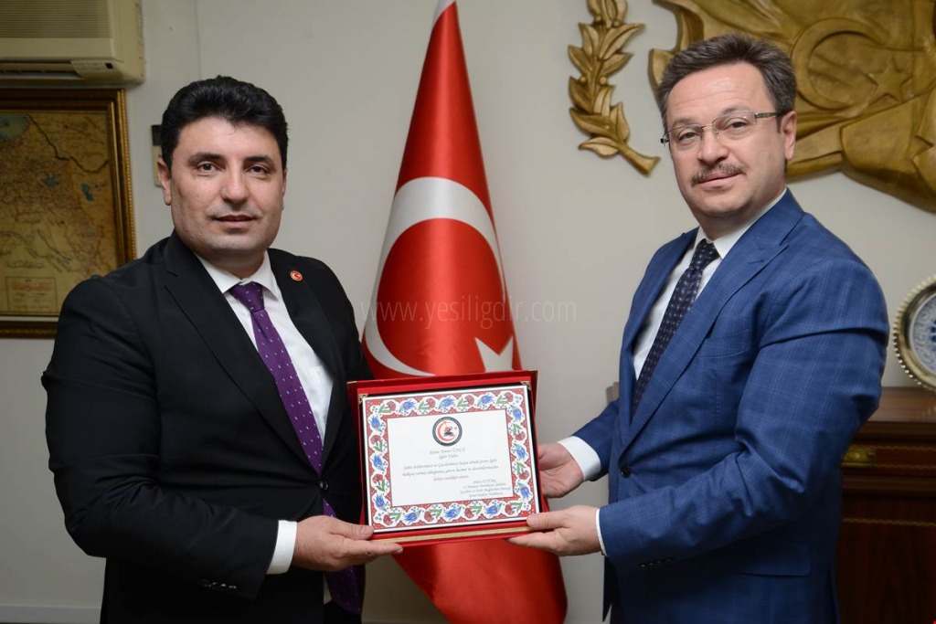 İŞ ADAMINDAN VALİ ENVER ÜNLÜYE ZİYARET