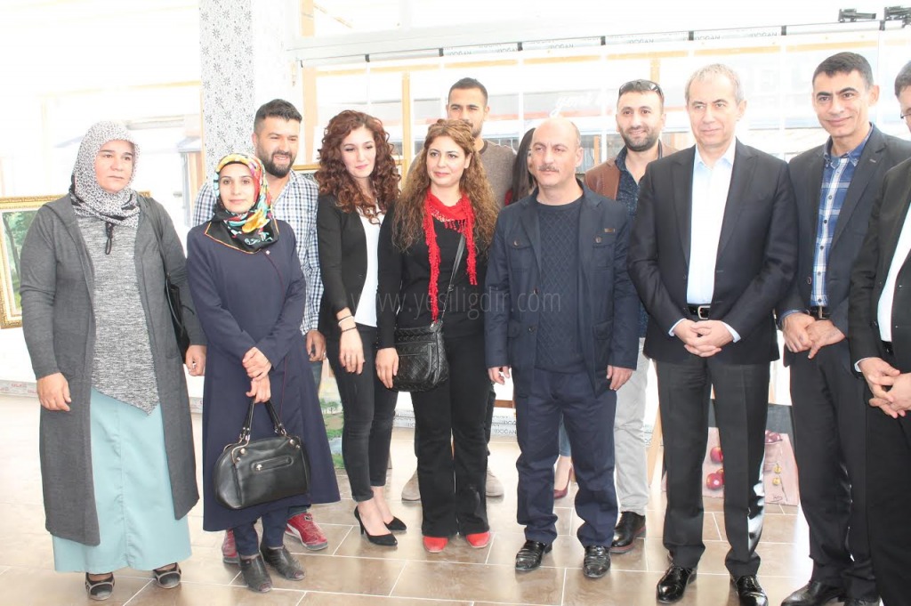 DUYGU AYYILDIZ GÜNEŞTEN KİŞİSEL RESİM SERGİSİ