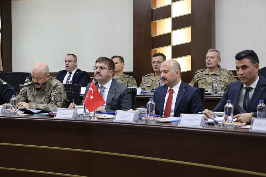 Vali H Engin Sarıibrahim Türkiye - İran sınır güvenliği toplantısına katıldı