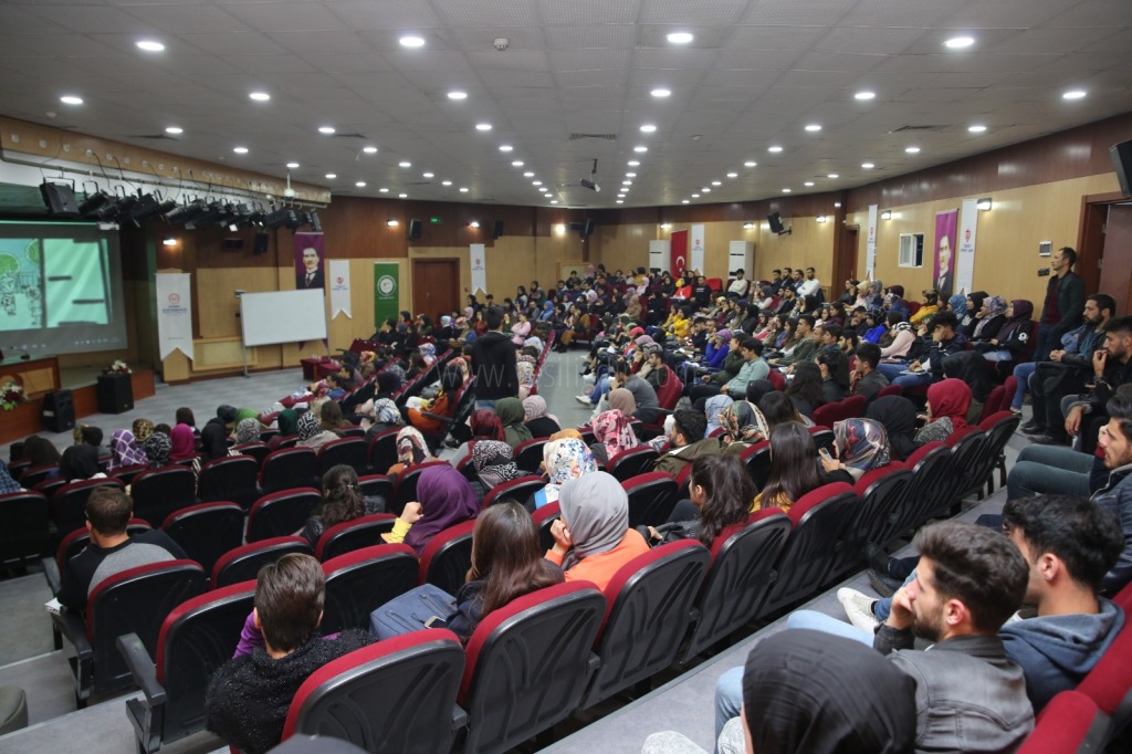 Iğdır Üniversitesin'de Otizm ve Uyaran Eksikliği ile İlgili Konferans Verildi