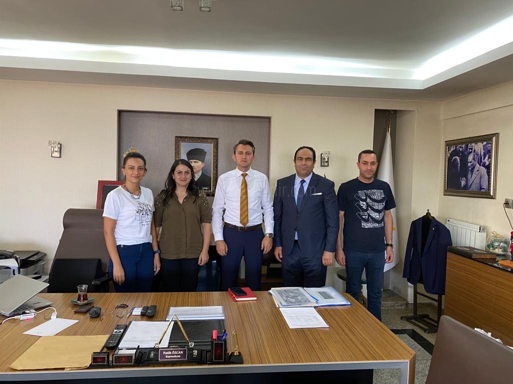 EĞİTİM YÖNETİCİLERİ VE UZMANLARI DERNEĞİNDEN KAYMAKAMA ZİYARET