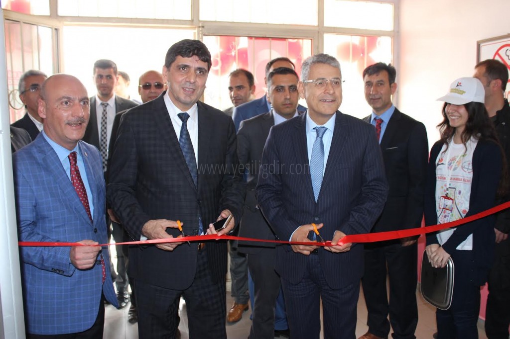 MEV ANADOLU LİSESİNDE BİLİM FUARI AÇILDI