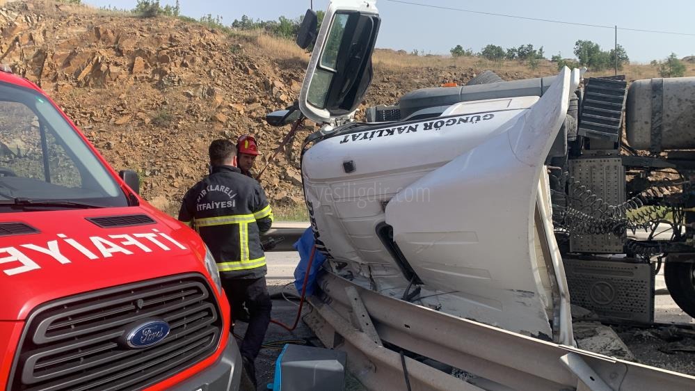Kırklarelinde tır devrildi 1 ölü