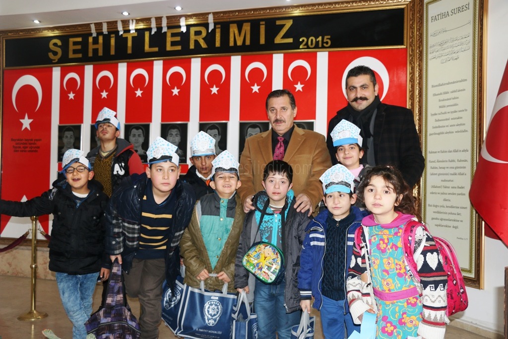 ÖĞRENCİLERDEN IĞDIR EMNİYET MÜDÜRLÜĞÜNE ZİYARET