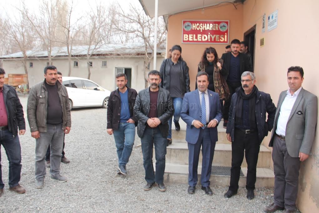 HDPli Vekil Hoşhaber Belde Belediyesini ziyaret etti
