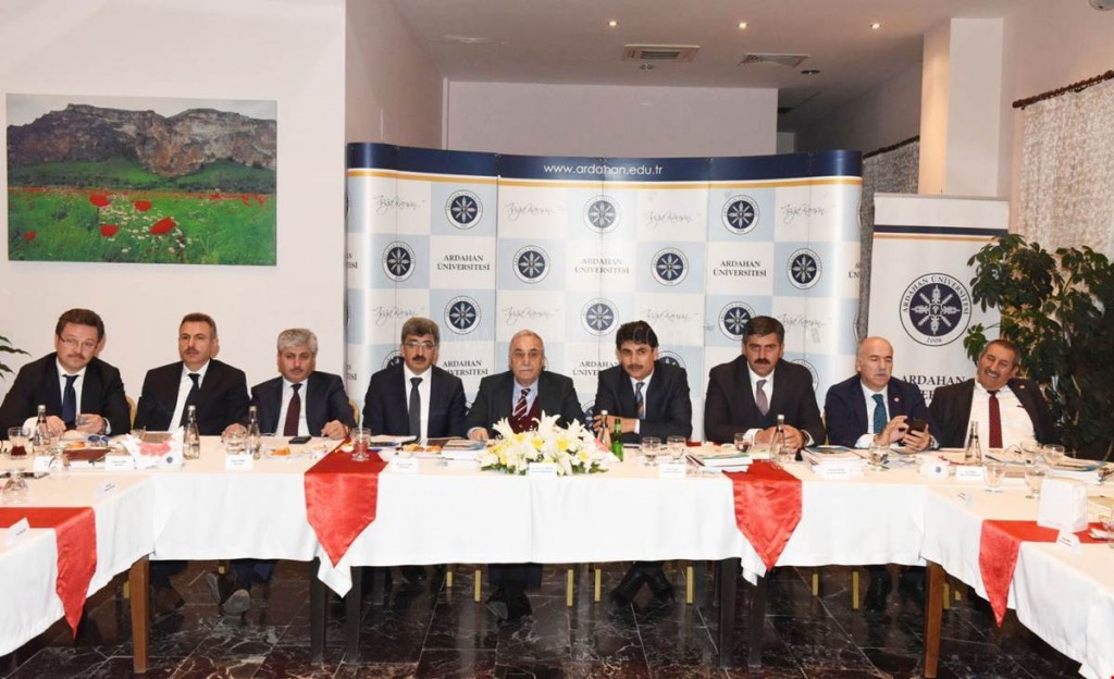 VALİ ÜNLÜ ARDAHANDA TARIM SEKTÖRÜ DEĞERLENDİRME TOPLANTISINA KATILDI