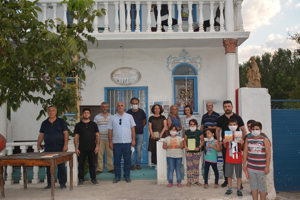 KASABAYA SOKAK KÜTÜPHANESİ KURDULAR
