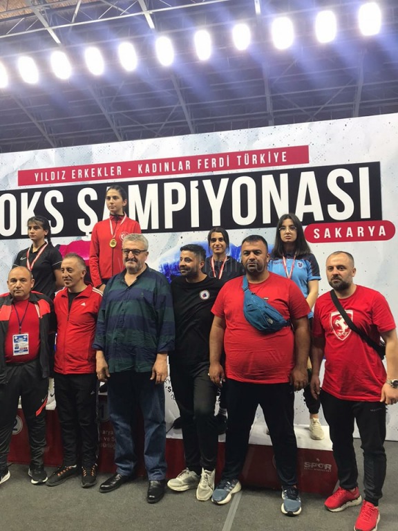 Ferdi Boks Şampiyonasında Pınar Elçik Türkiye 3 sü oldu