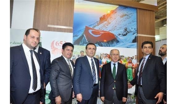 Kültür ve Turizm Bakanı Mahir Ünal EMITT Fuarındaki Iğdır standını ziyaret etti