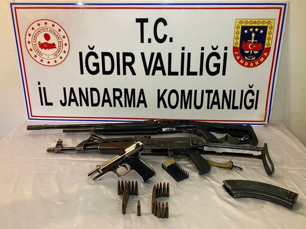 Silah kaçakçılığı yapan bir kişi gözaltına alındı
