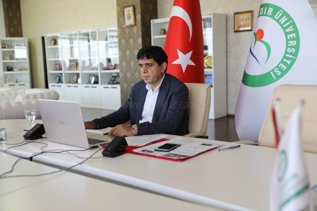 Rektör Alma Akademide Üç Kuşak Konulu Sempozyuma Katıldı
