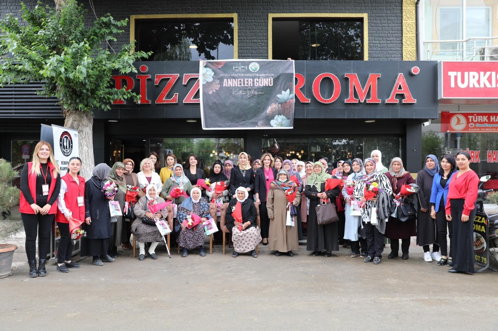 Hatice Sarıibrahim Anneler Gününü Kutladı