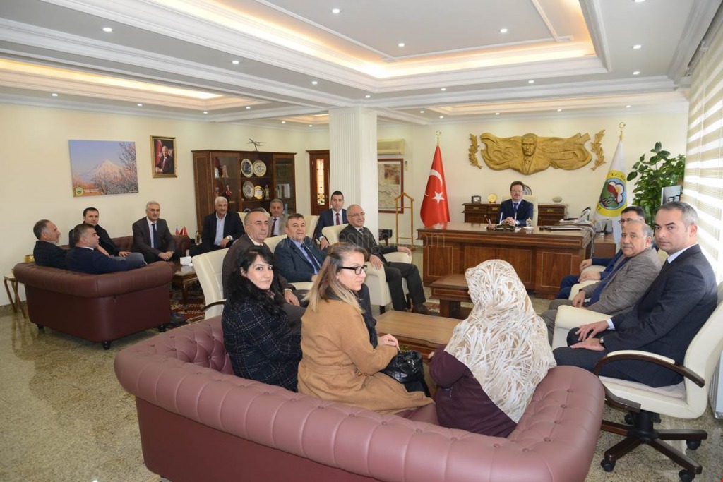 AK PARTİ IĞDIR İL TEŞKİLATI VALİ ENVER ÜNLÜYÜ ZİYARET ETTİ