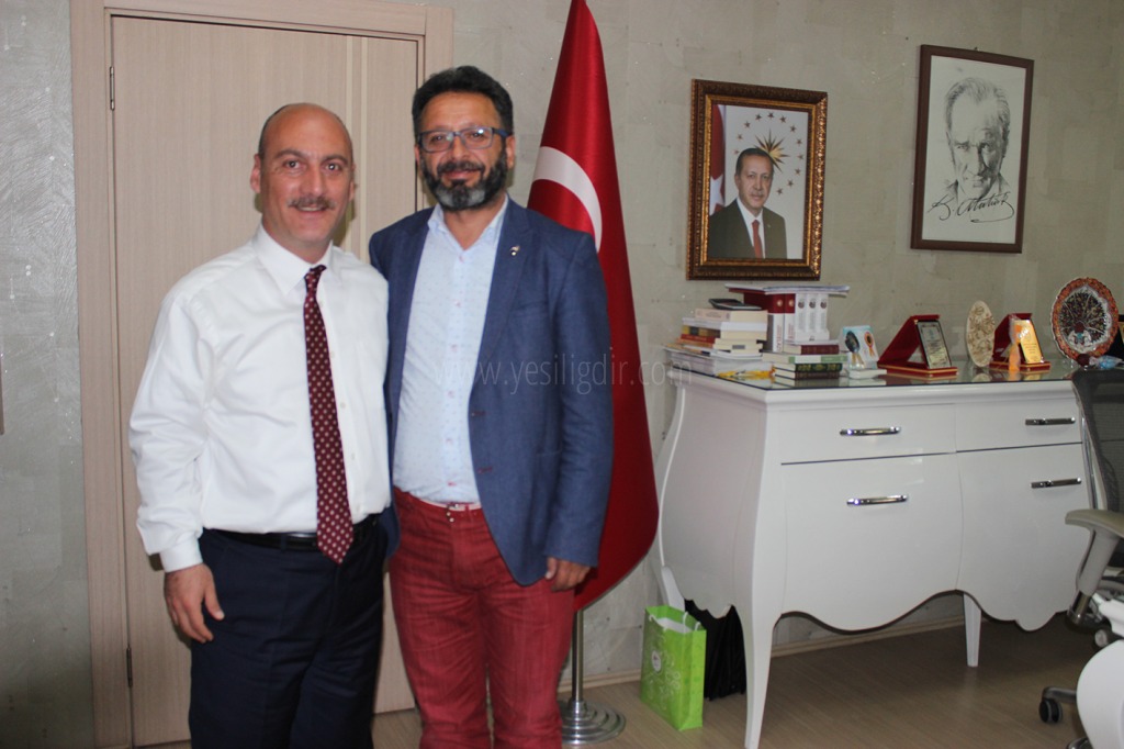YAZAR SİNAN YAĞMUR MİLLİ EĞİTİM MÜDÜRÜNÜ ZİYARET ETTİ