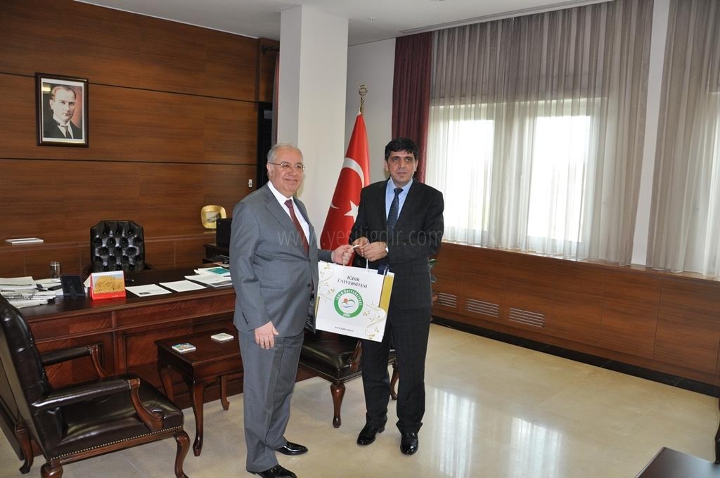 Rektör Prof Dr Alma TC Nahcivan Başkonsolosunu Ziyaret Etti