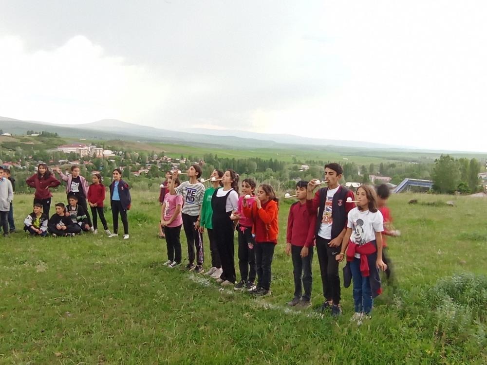 Susuzda uçurma şenliği