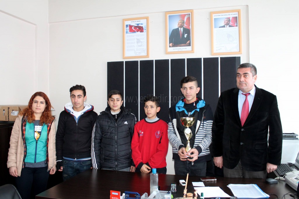 Iğdır Spor Lisesi Okullar Arası Erkekler Badminton İl Birincisi Oldu