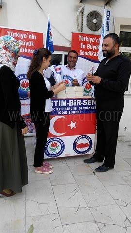 EĞİTİM-BİR-SEN IĞDIR ŞUBESİNDEN ÇİÇEKLİ KARŞILAMA