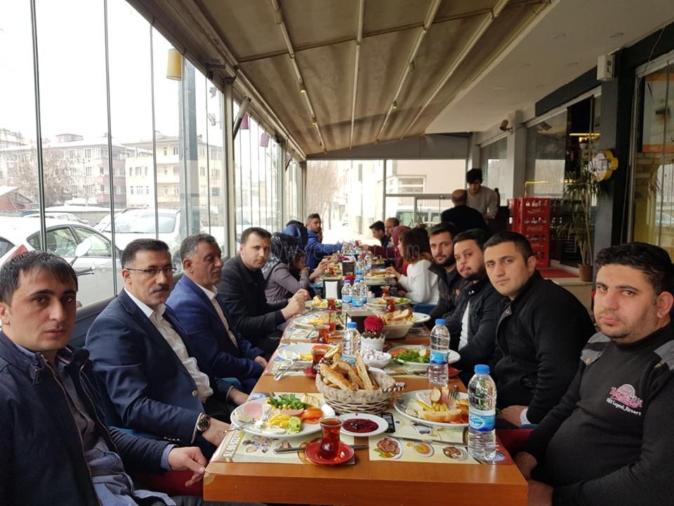 Başkara'dan AK Parti Gençlik Kollarına Kahvaltı