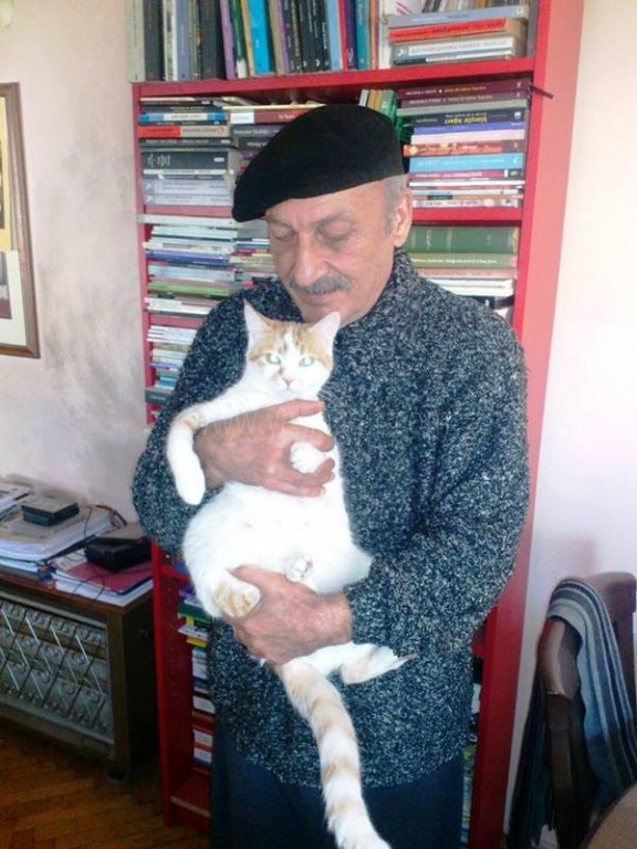 BİR KEDİYE ARKADAŞ ŞAİR VEYSEL ÇOLAK