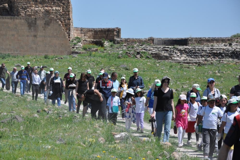 Kars Ani Ören Yerinde çevre günü etkinliği