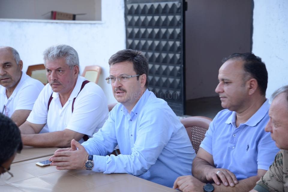 VALİ ÜNLÜ PAMUK TARLASINDA İNCELEMELERDE BULUNDU