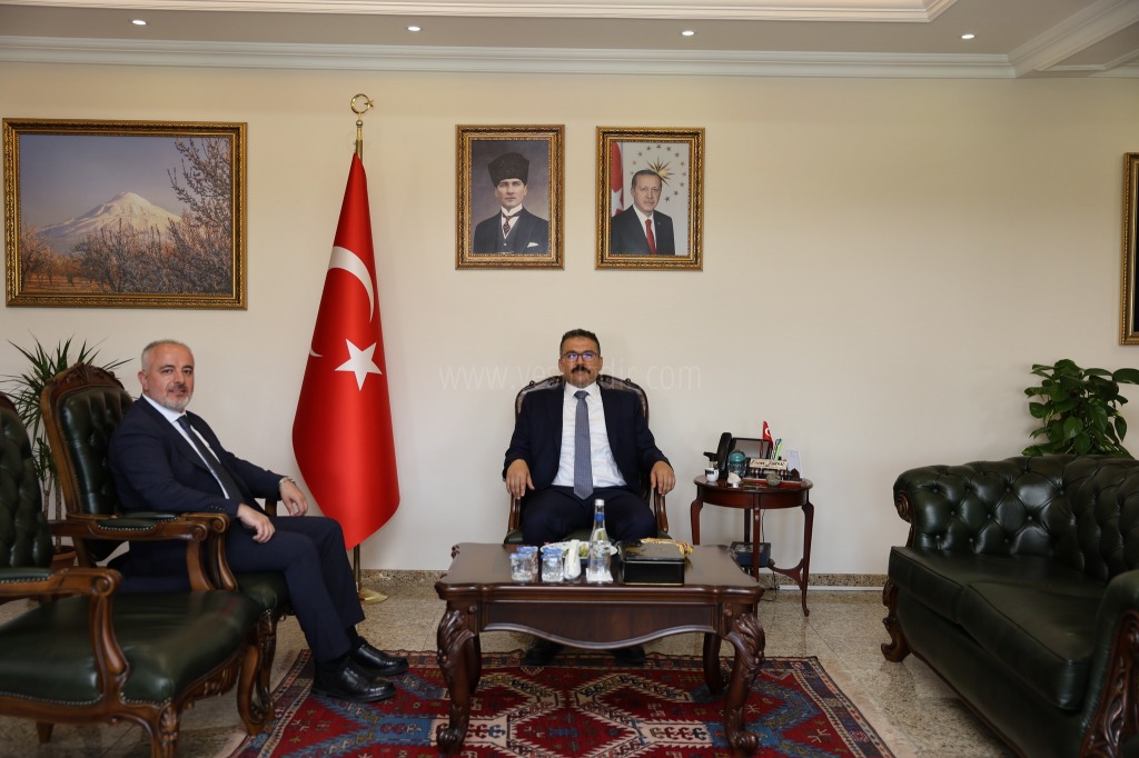 İş Kur Müdürü Bal Vali Ercan Turanı Makamında Ziyaret Etti