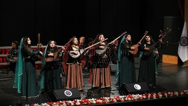 Azerbaycan'ın Bağımsızlık Günü Erzurum'da düzenlenen konserle kutlandı