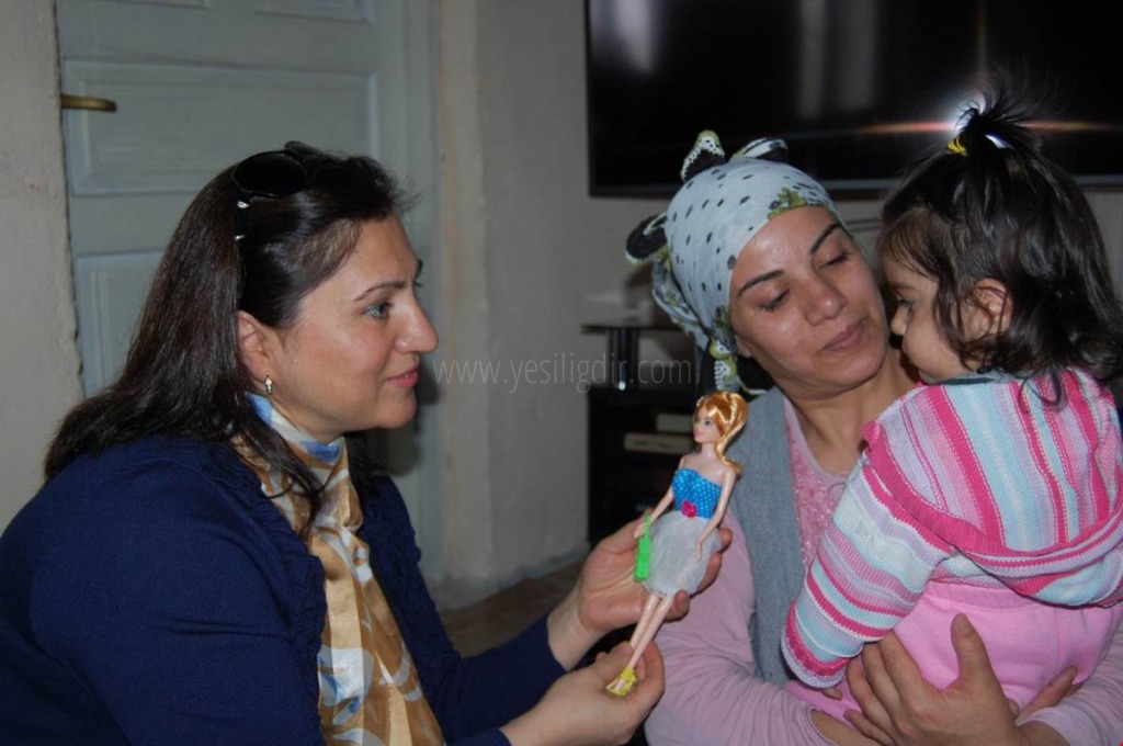 SEMA ÜNLÜ HANIMEFENDİ HALİLOV AİLESİNİ ZİYARET ETTİ